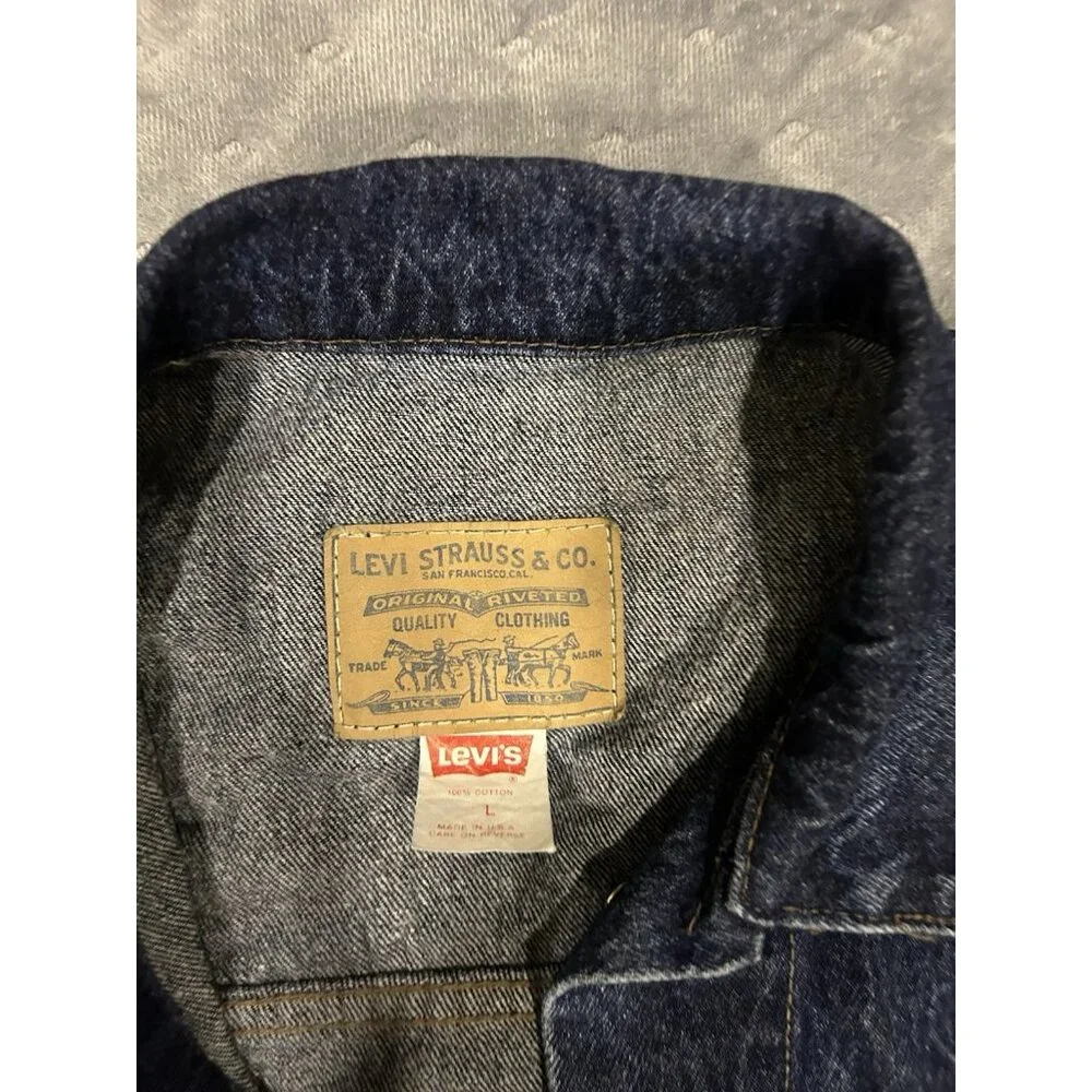 Levi’s Trucker Jacket Sz LARGE Denim Blue Jean Button Up Vintage 77934-8206 - Picture 3 of 16